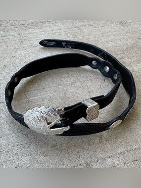 NOCONA BELT CO.
Vintage Ladies Black Tooled Leather Western Belt Size 30